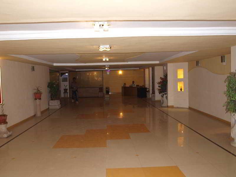 Hotel Maan Residency Ahmedabad Luaran gambar
