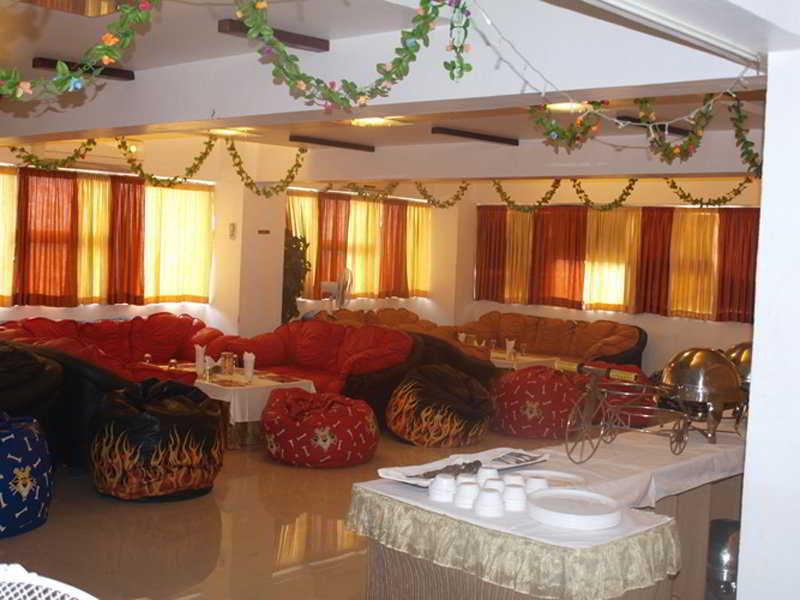 Hotel Maan Residency Ahmedabad Luaran gambar