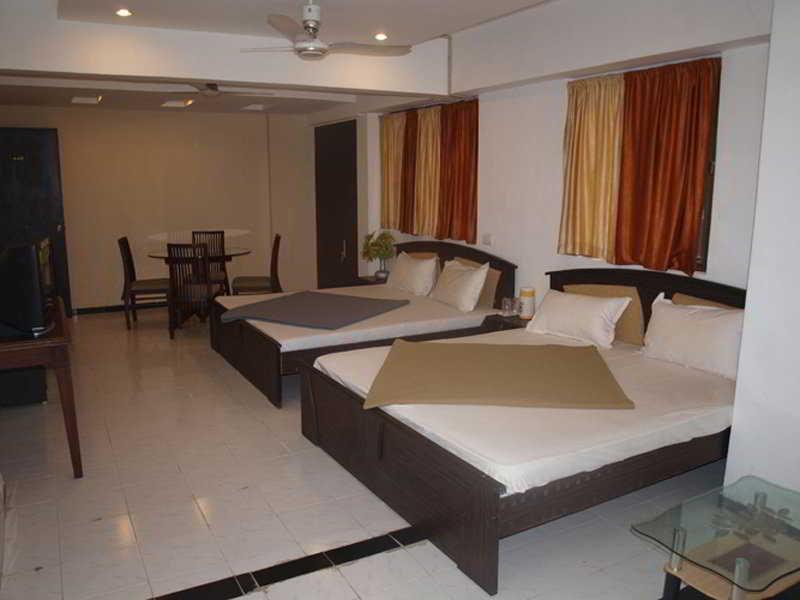 Hotel Maan Residency Ahmedabad Luaran gambar